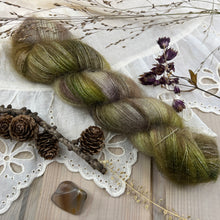 Load image into Gallery viewer, Grapevine